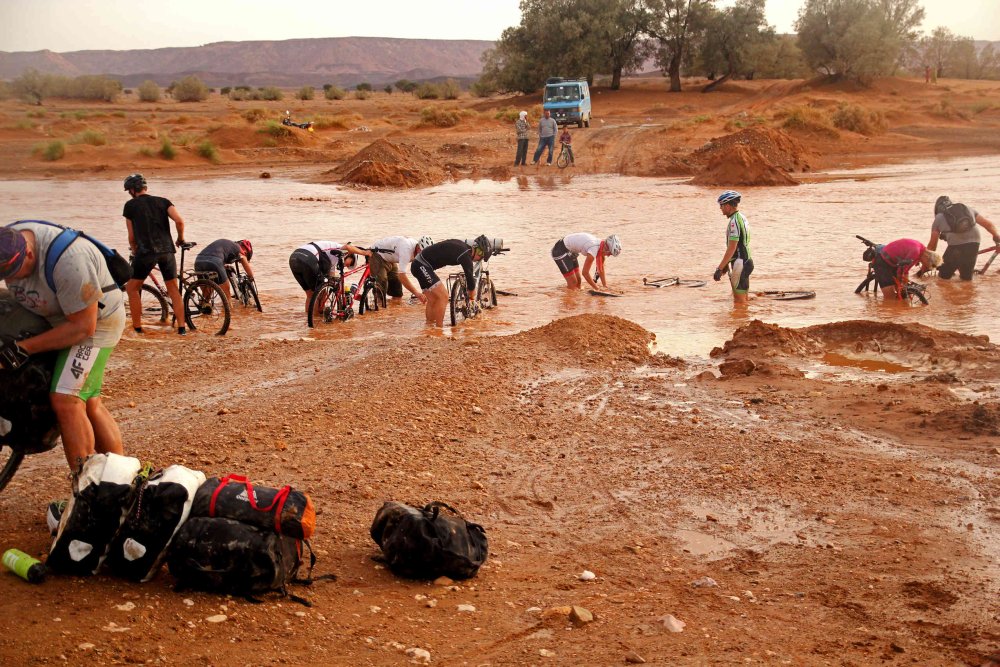Sahara jak kobieta 02 (fot. united-cyclists.com)