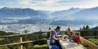 miniatura Widok na panoramę miasta z górskiej chatki w Innsbrucku