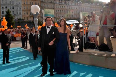 Karlowe Wary-andy-garcia-with-his-daughter. Fot. kviff