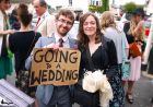 miniatura Ania i Jon autostopem przyjachali także na ślub, sierpień 2014 Wielka Brytania