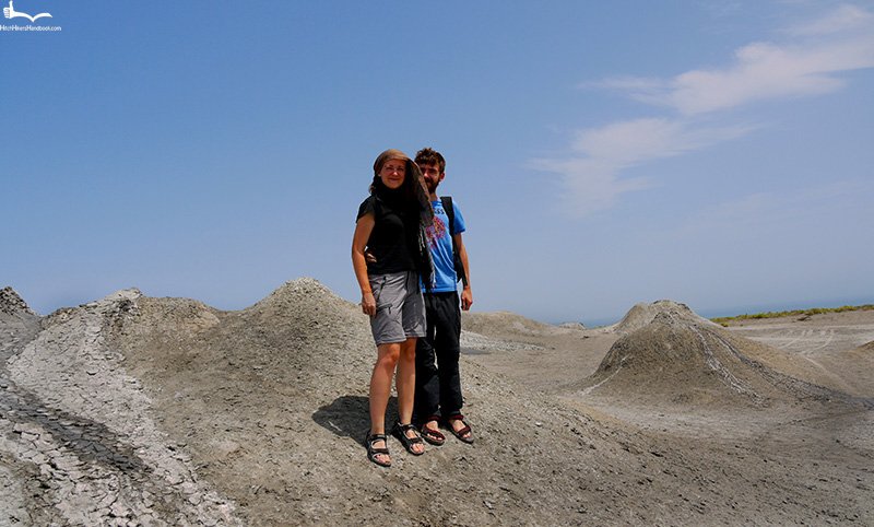 Ania i Jon na pustyni w Gobustanie, Azerbejdżan 2011