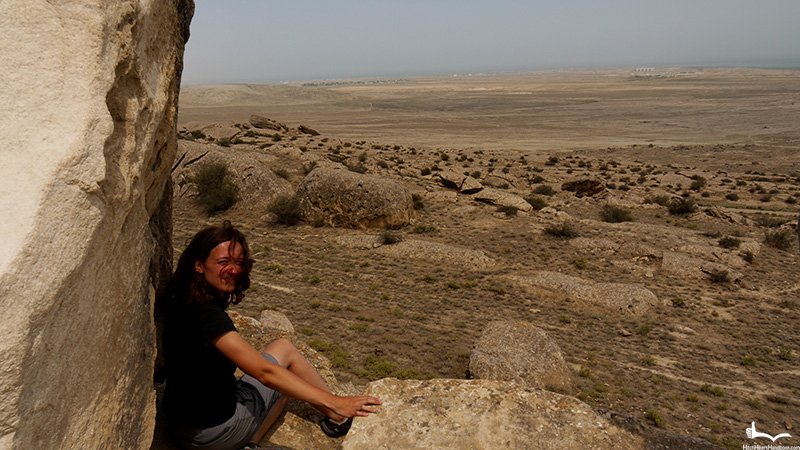 Ania na pustyni w Gobustanie, Azerbejdżan