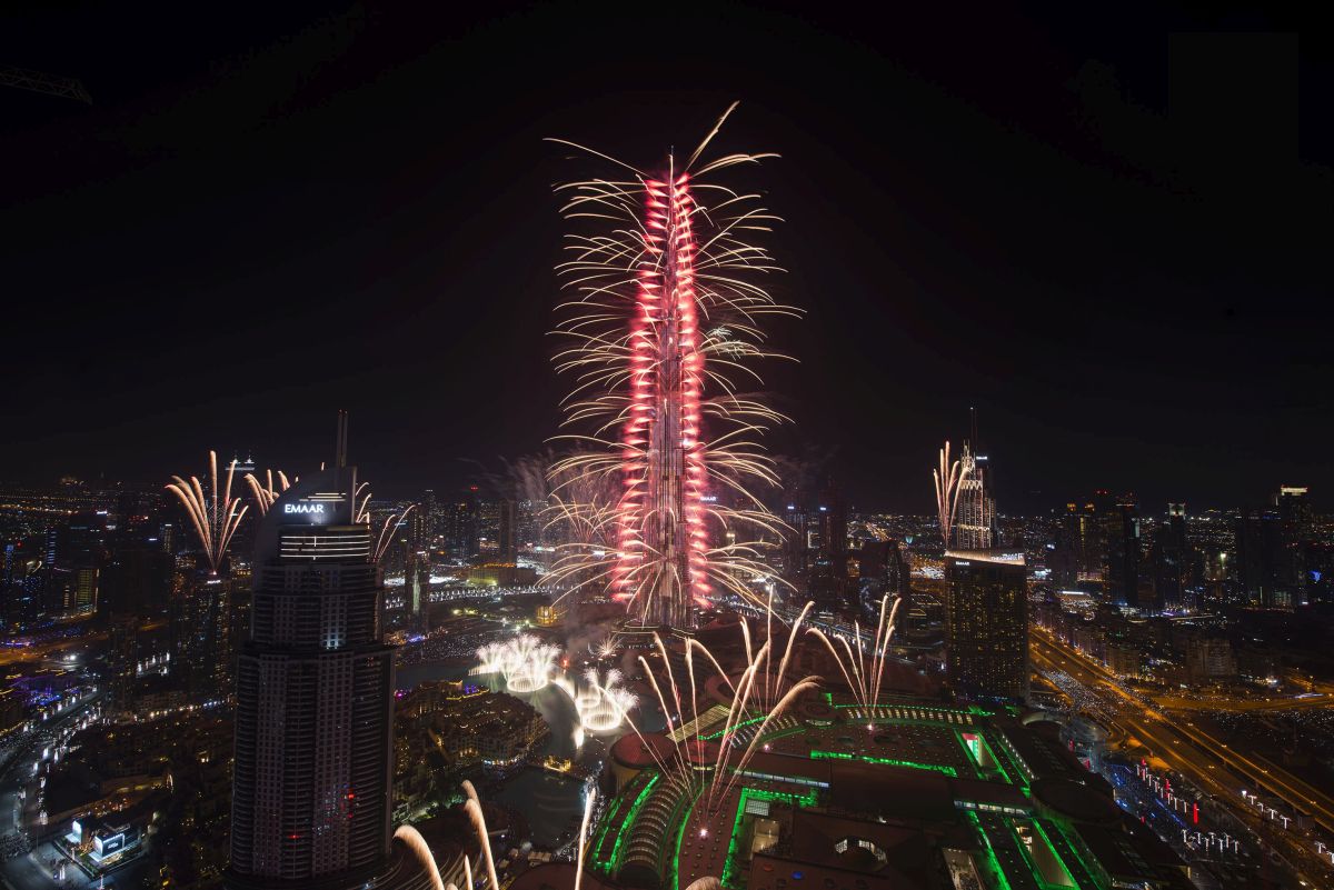 Burj Khalifa NYE Fireworks - 3
