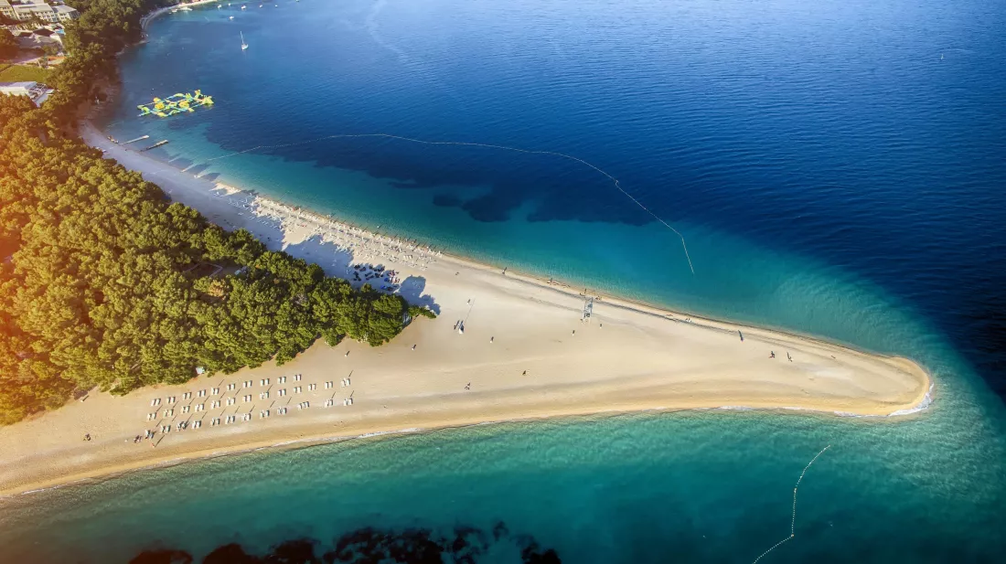 Plaża Zlatni Rat na wyspie Brač , Foto. © CNTB Ivo Biočina