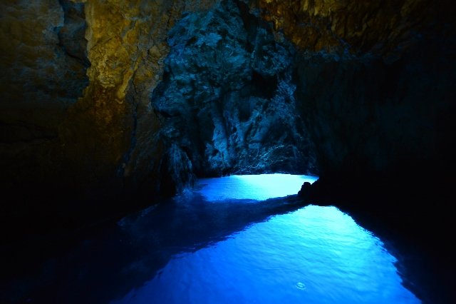 Blue cave_Biševo photo by  Ivo Pervan