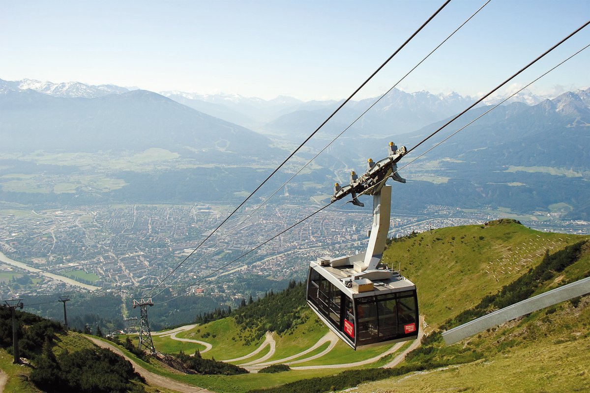 Kolejka Nordkettenbahn latem